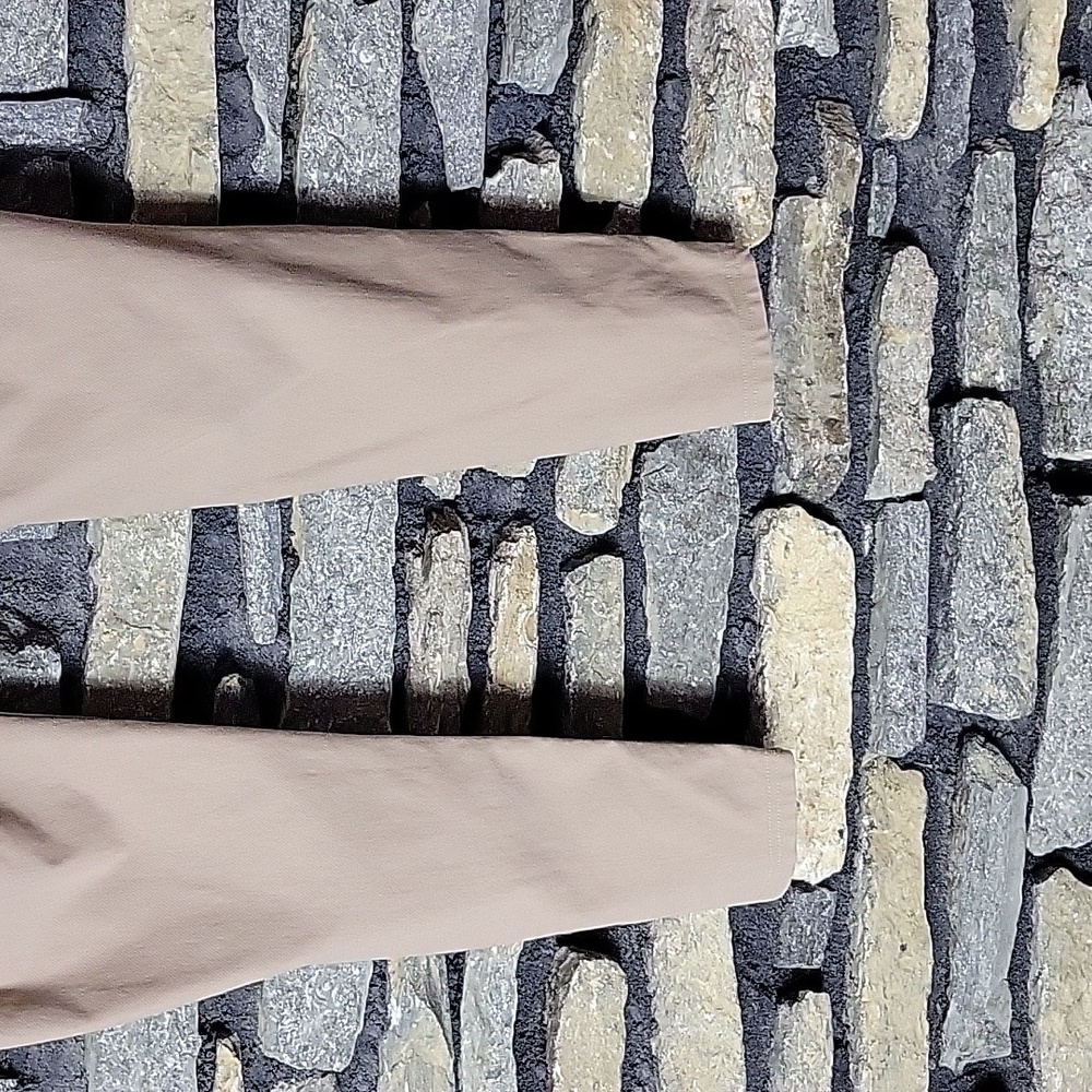 HUE Women's Khaki Leggings Size XL - Picture 8 of 10